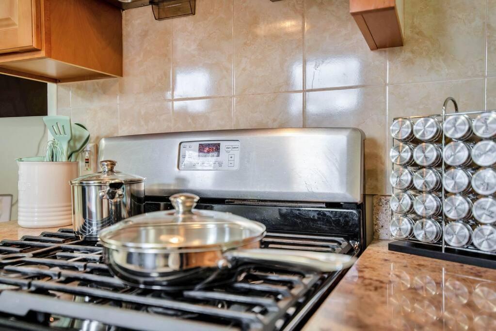 Apartamento Golden Gem In Heart Of East Rock Quiet 3Br Near Dt And Yale New Haven Exterior foto